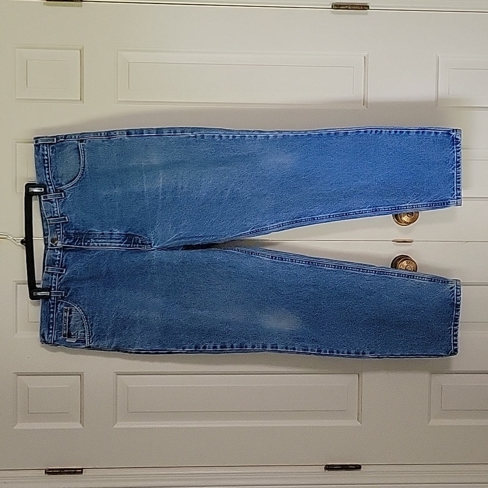 Carhartt men's lighter wash relaxed fit jeans sz 44x32 ( actual 43x31)